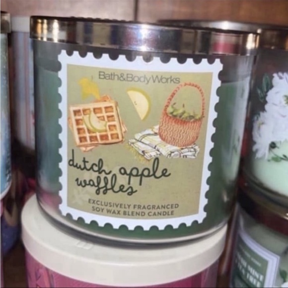 Bath & Body Works Dutch Apple Waffles Candle - Picture 1 of 1